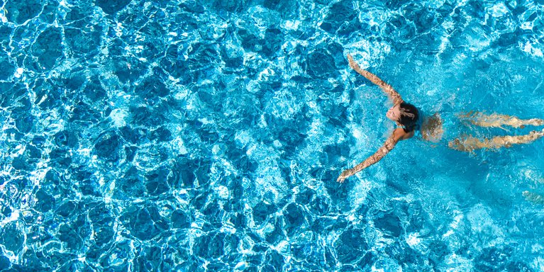 TNE Salud: Cuidados a tu piel tras un día de piscina o de playa